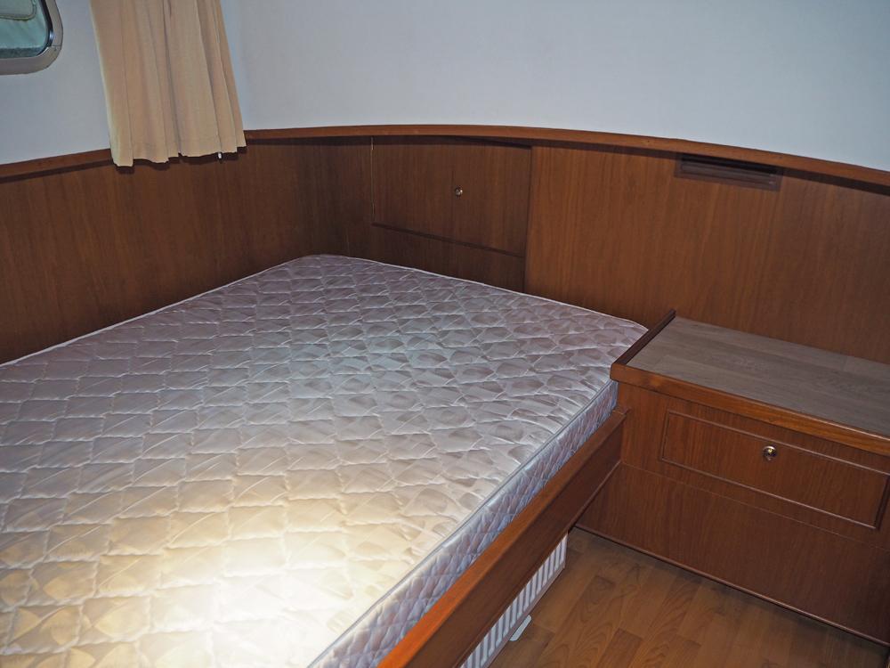 Aft cabin, Accommodation